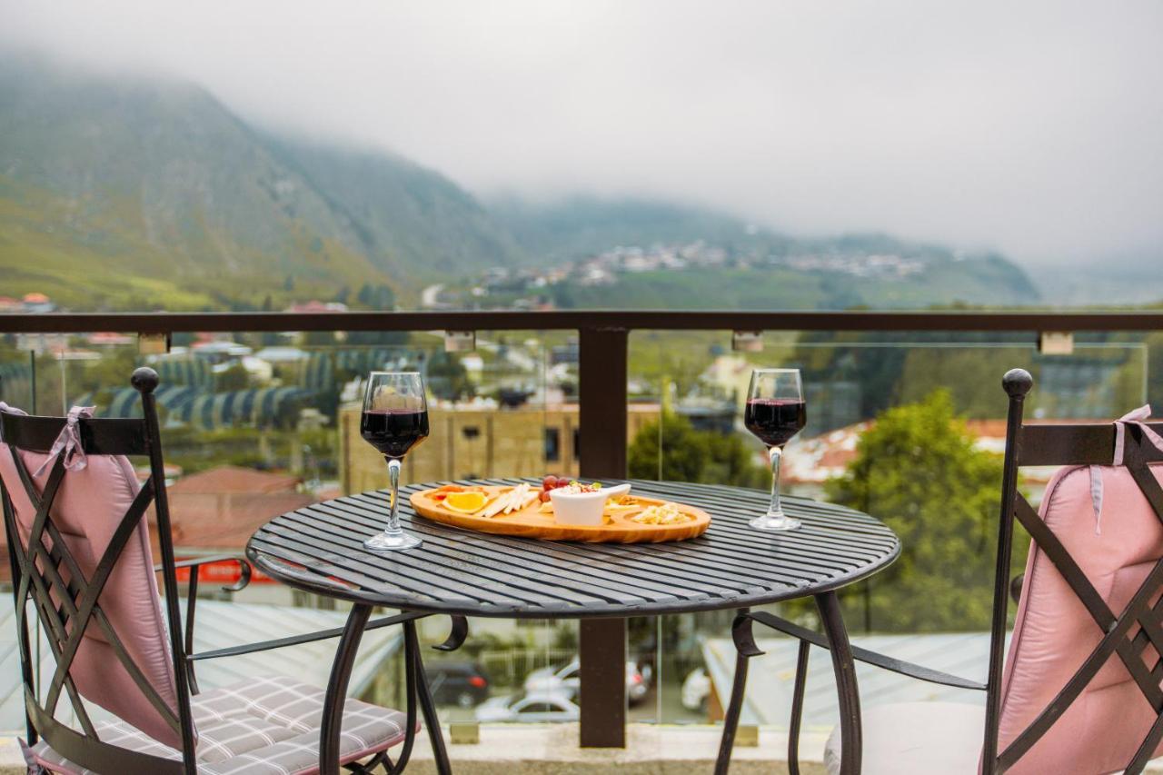 Mount Inn Kazbegi Exterior foto